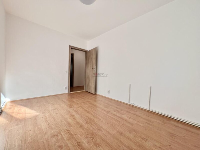 Piata Iancului inchiriere 3 camere centrala proprie   renovat!